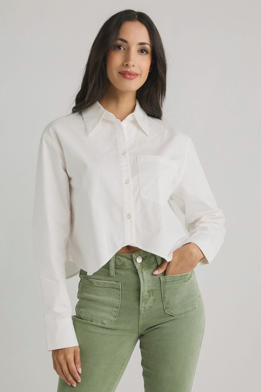 Clothing Moon River Shirts | Moon River Curved Hem Cropped Long Sleeve Shirt